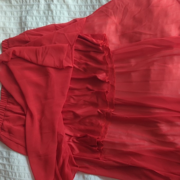 Flowy red skirt - Picture 3 of 3